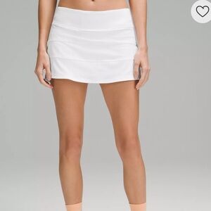 Lululemon White Pace Rival Mid-Rise Skirt size 4